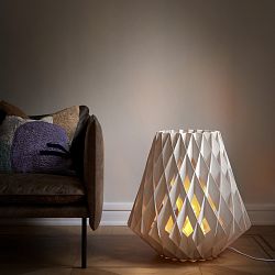 Pilke-signature-64-floor-lamp-Birch-lifestyle-2-1674113997.jpg