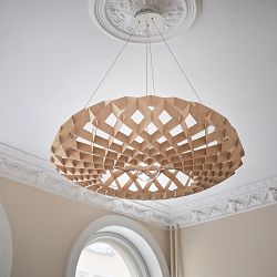 Pilke-signature-95-pendant-birch-lifestyle-1-1662712860.jpg