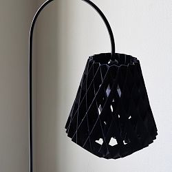 Pilke-signature-Floor-lamp-28-black-contract-Off-zoom-1756972655.jpg