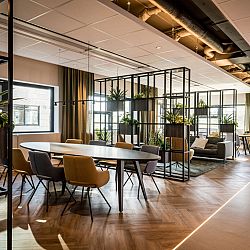 interieurarchitect-Wildenberg-RGF-Meet-Greet-interiorarchitect-officedesign-hospitalityinteriors-officeinspiration-kantoorontwerp-officeinterior-18-1-1024x768-1740660221.jpg